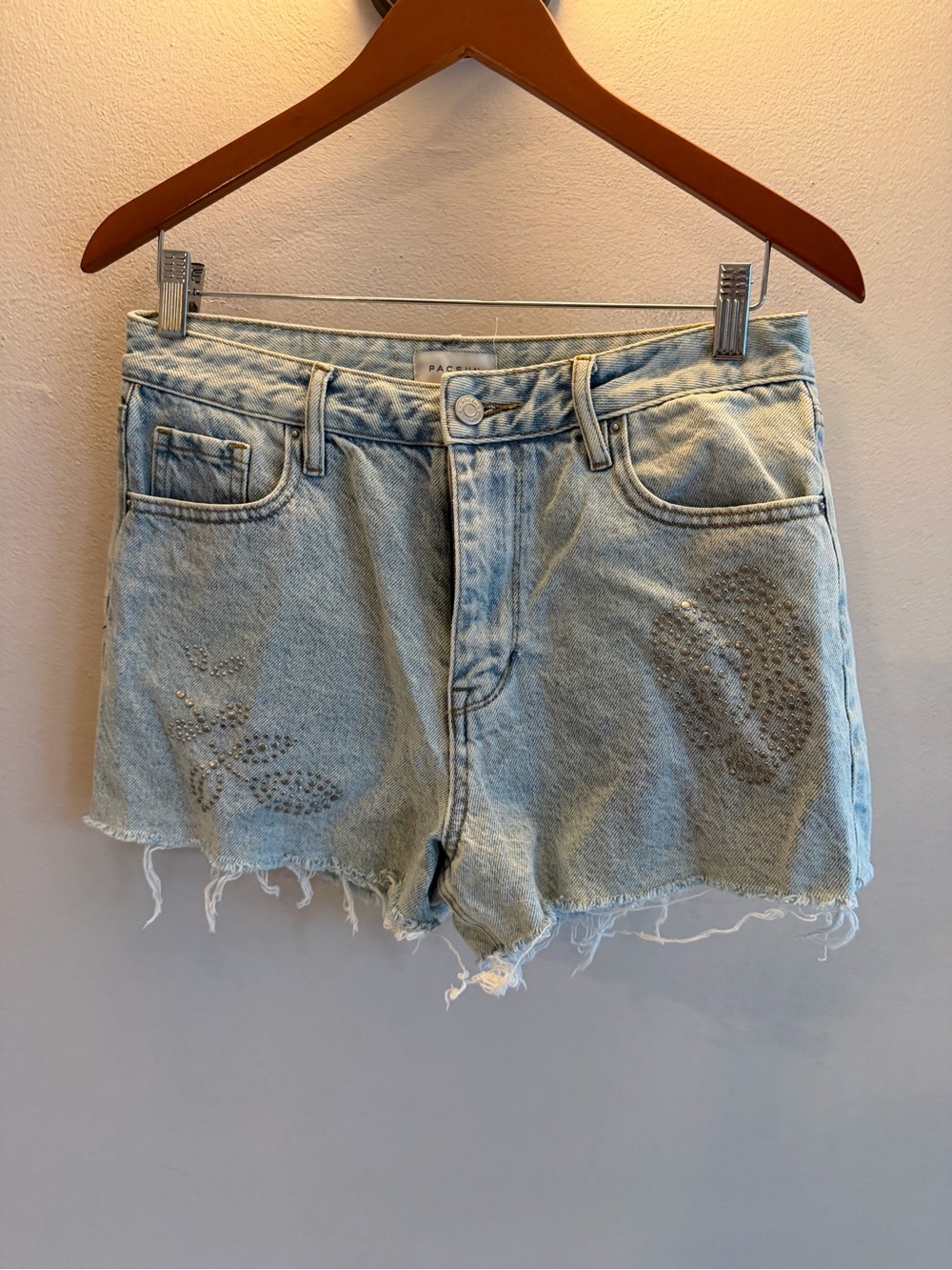 PacSun High Rise Festival Studded Denim Shorts‎ Light Wash Blue Size 28